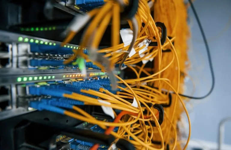 Instalacje teletechniczne i serwerownie